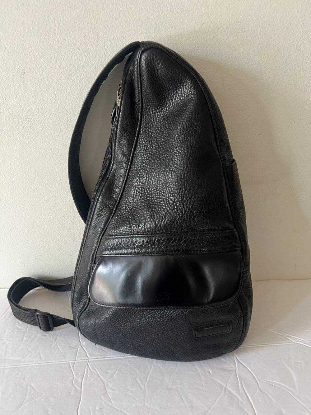 VINTAGE 80'S 90'S L.L. BEAN LEATHER SLING BAG